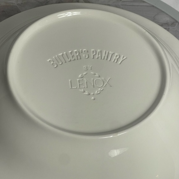 Butler's Corner By Lenox 9 3/8 Ind. Pasta Cream/White Embossed Ceramic Bowl - Picture 3 of 8